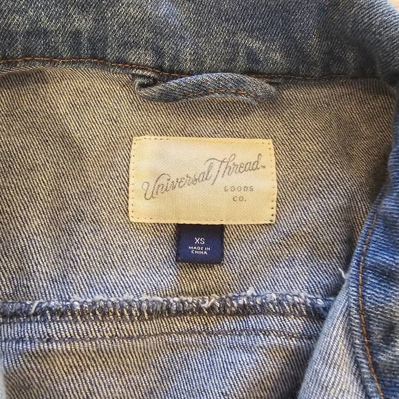 Universal Thread Distressed Jean Jacket - Picture 3 of 3